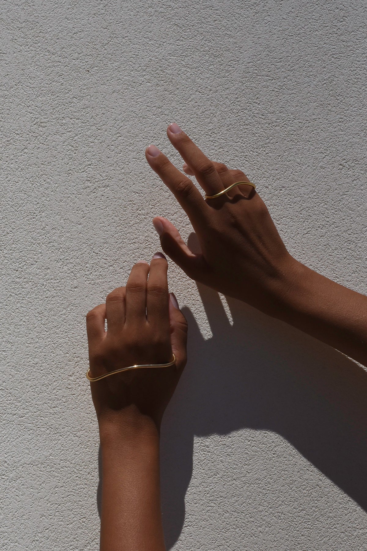 Delos Hand Cuff