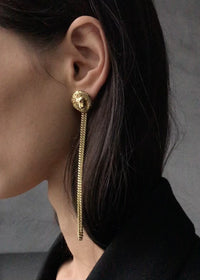 Video Chain Earring Lion Gold - Oorbel Leeuw met ketting goud