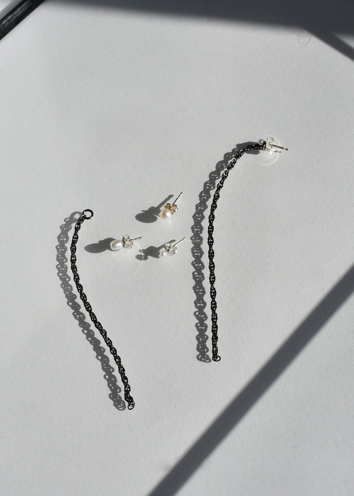 Pearl Black Marais Earring