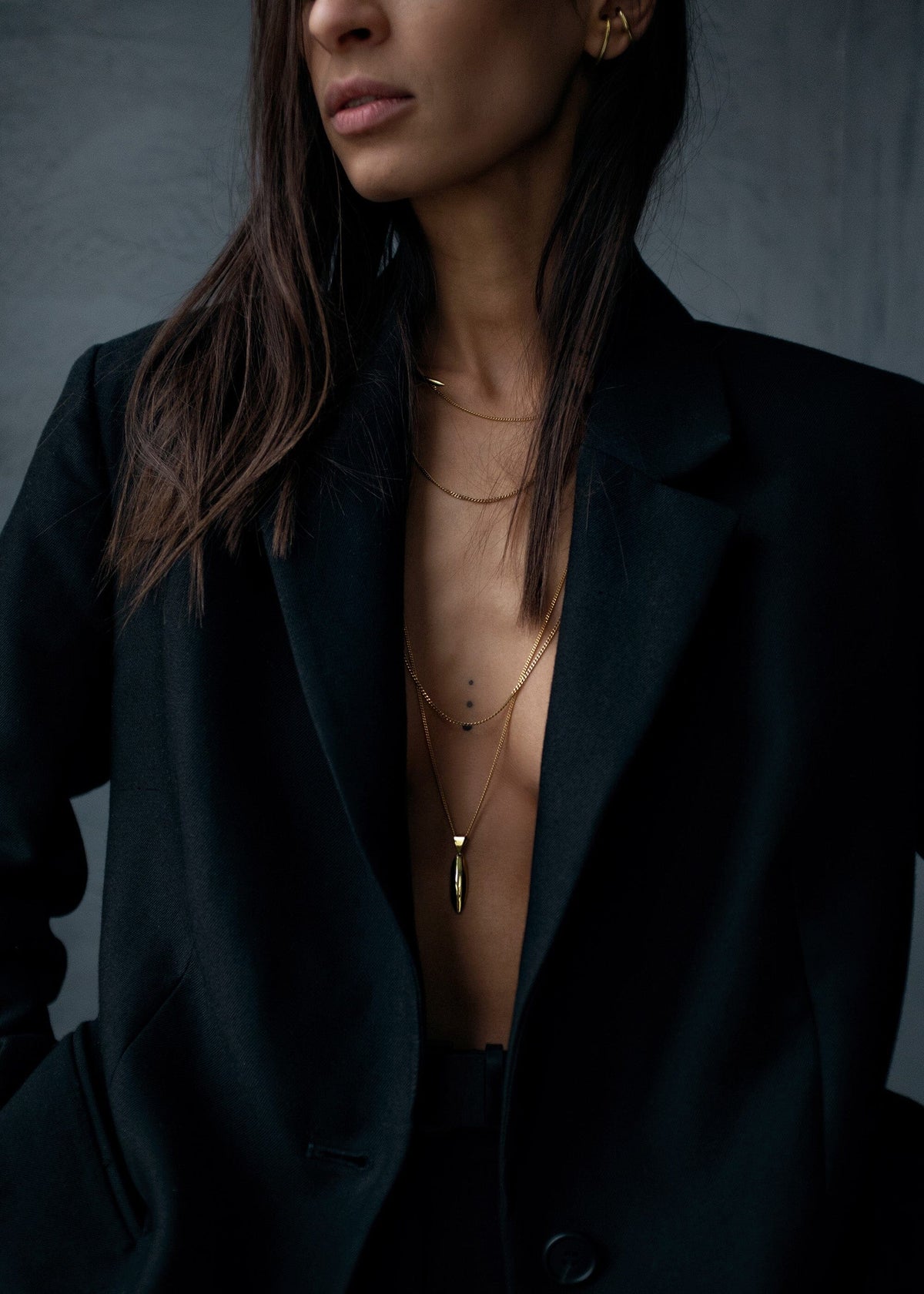 Heritage Pendant Necklace Gold - Hanger Ketting Goud - On Model